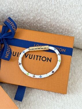 ✨NEW✨Louis Vuitton x Murakami Monogram Multicolor LV Confidential Bracelet - 17